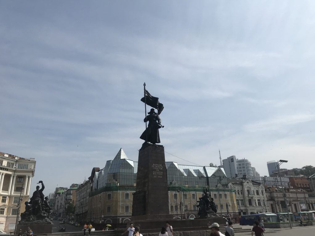 ウラジオストク　革命広場